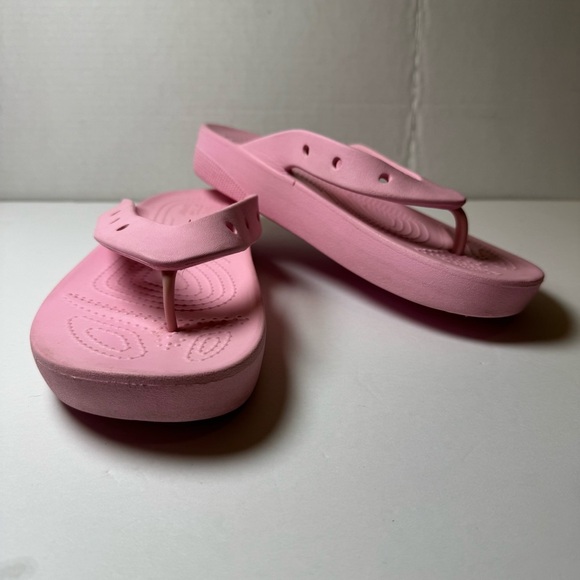 Crocs Classic Platform Flip Flops - Picture 2 of 10